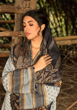 Load image into Gallery viewer, SOBIA NAZIR | WINTER SHAWL 2021 | DESIGN 7B